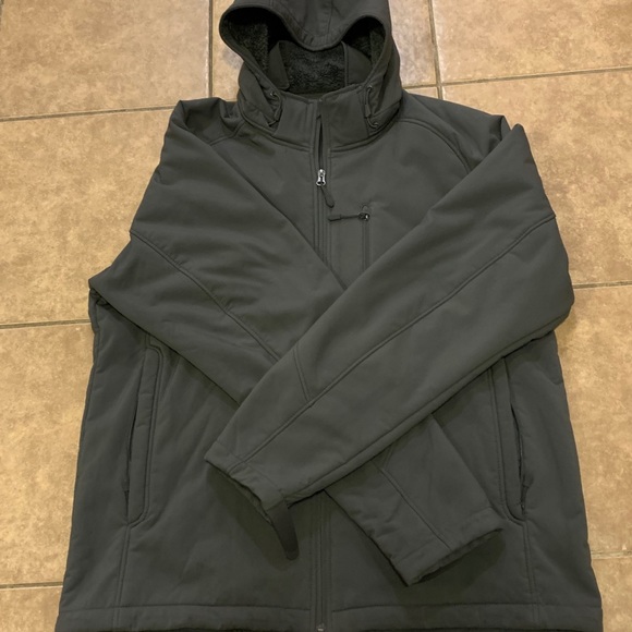 Men’s Kirkland Signature Softshell Jacket - Picture 1 of 2